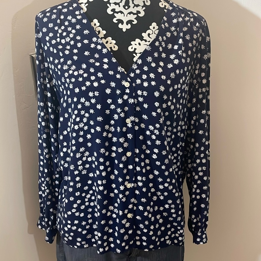 Gap Navy Blue Floral V Neck Long Sleeve Button Up Women’s size Large